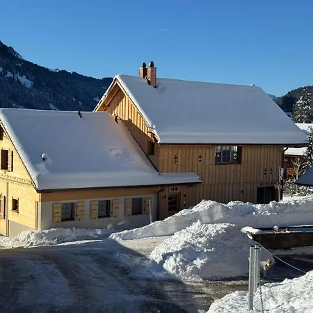 Minimalist Chic In The Heart Of * Rougemont