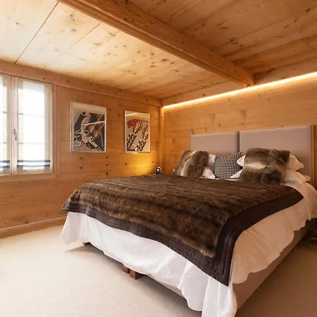 Minimalist Chic In The Heart Of