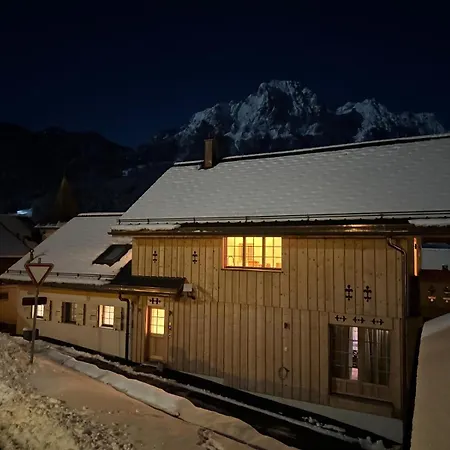 Minimalist Chic In The Heart Of * Rougemont