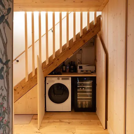 Minimalist Chic In The Heart Of