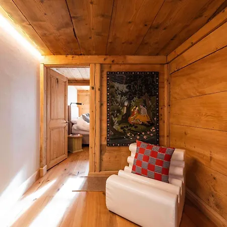 Minimalist Chic In The Heart Of *