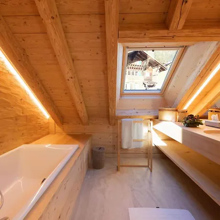 Minimalist Chic In The Heart Of * Rougemont