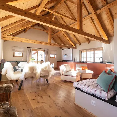 Minimalist Chic In The Heart Of Βίλα *
