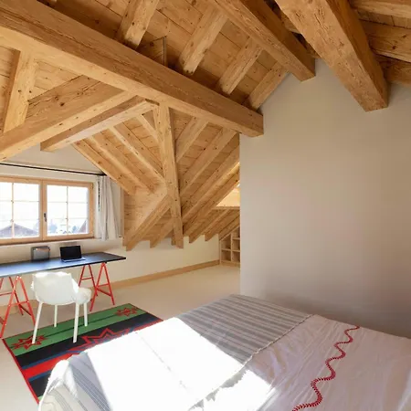 Βίλα Minimalist Chic In The Heart Of Rougemont
