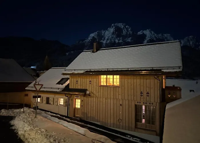 Minimalist Chic In The Heart Of * Rougemont