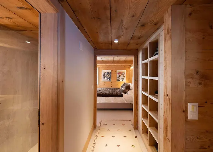 Minimalist Chic In The Heart Of